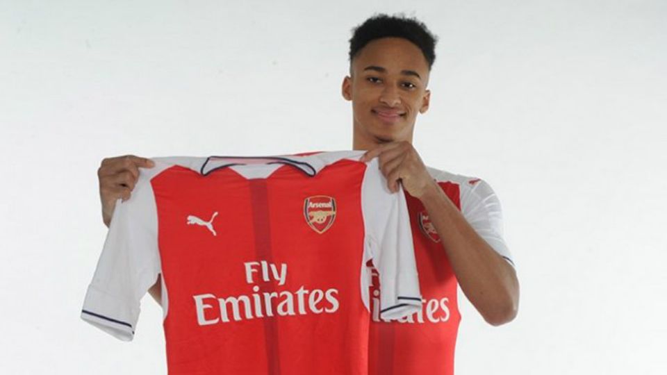 Arsenal resmi dapatkan pemain muda Cohen Bramall Copyright: ARSENAL/TWITTER